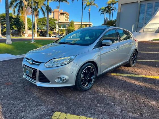 FORD FOCUS 2.0 SE 16V FLEX 4P POWERSHIFT FORD FOCUS 2.0 SE 16V FLEX 4P POWERSHIFT